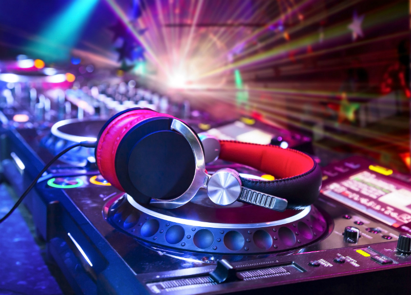 Three Reasons to Hire a DJ Service for the Next NJ Celebration