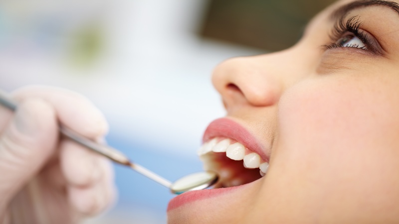 What Are Some Foods to Avoid with Dental Implants in the Chicago IL Area?